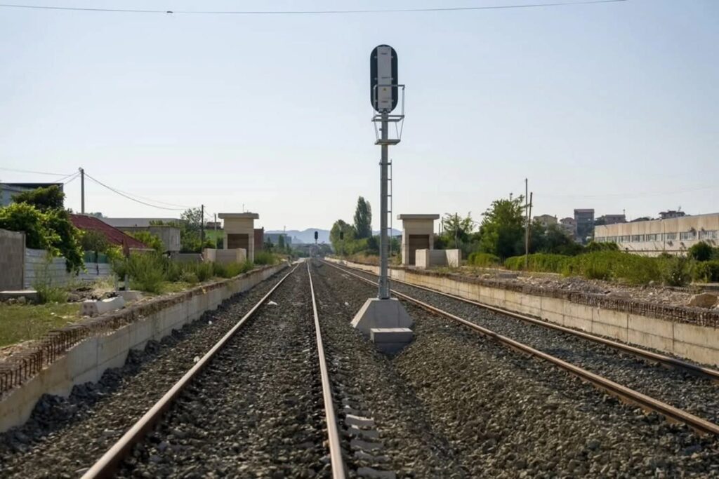 Hapet tenderi për elektrifikimin e hekurudhës Durrës–Rinas–Tiranë